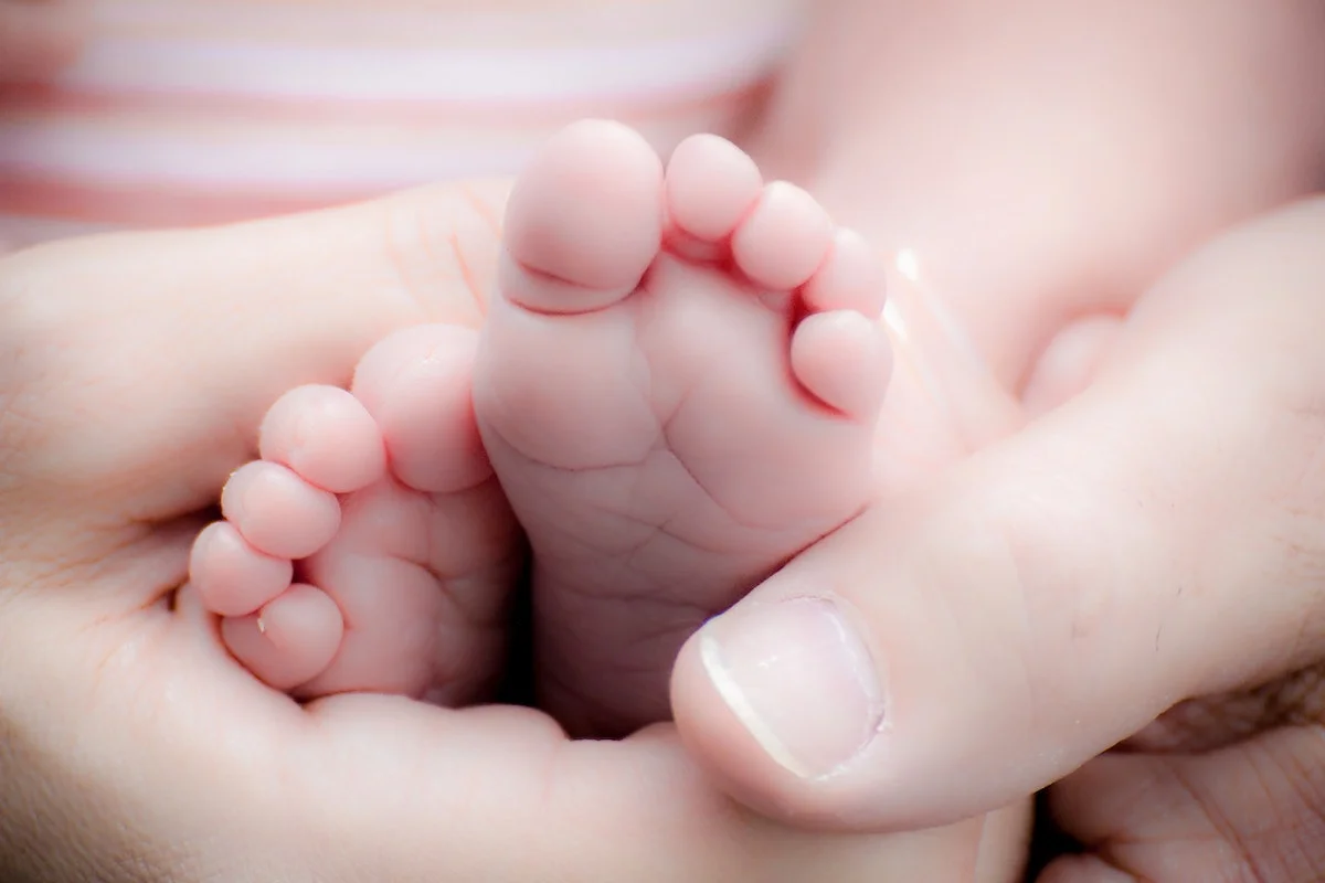 Caring for newborns safely at home